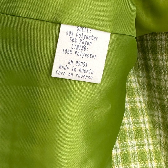 Vintage Loriana green checkered jacket and skirt set. - Picture 6 of 7